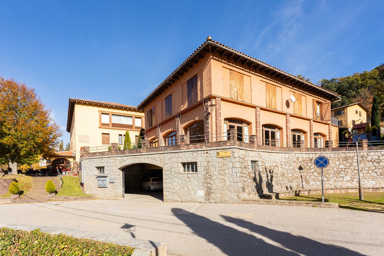 25 bedroom Hotel for sale in Viladrau with pool garage - € 1,690,000 (Ref: 9956570)