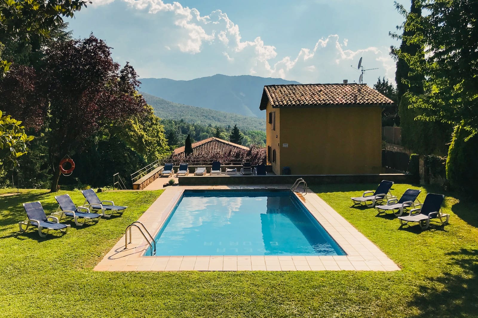 25 bedroom Hotel for sale in Viladrau with pool garage - € 1,690,000 (Ref: 9956570)