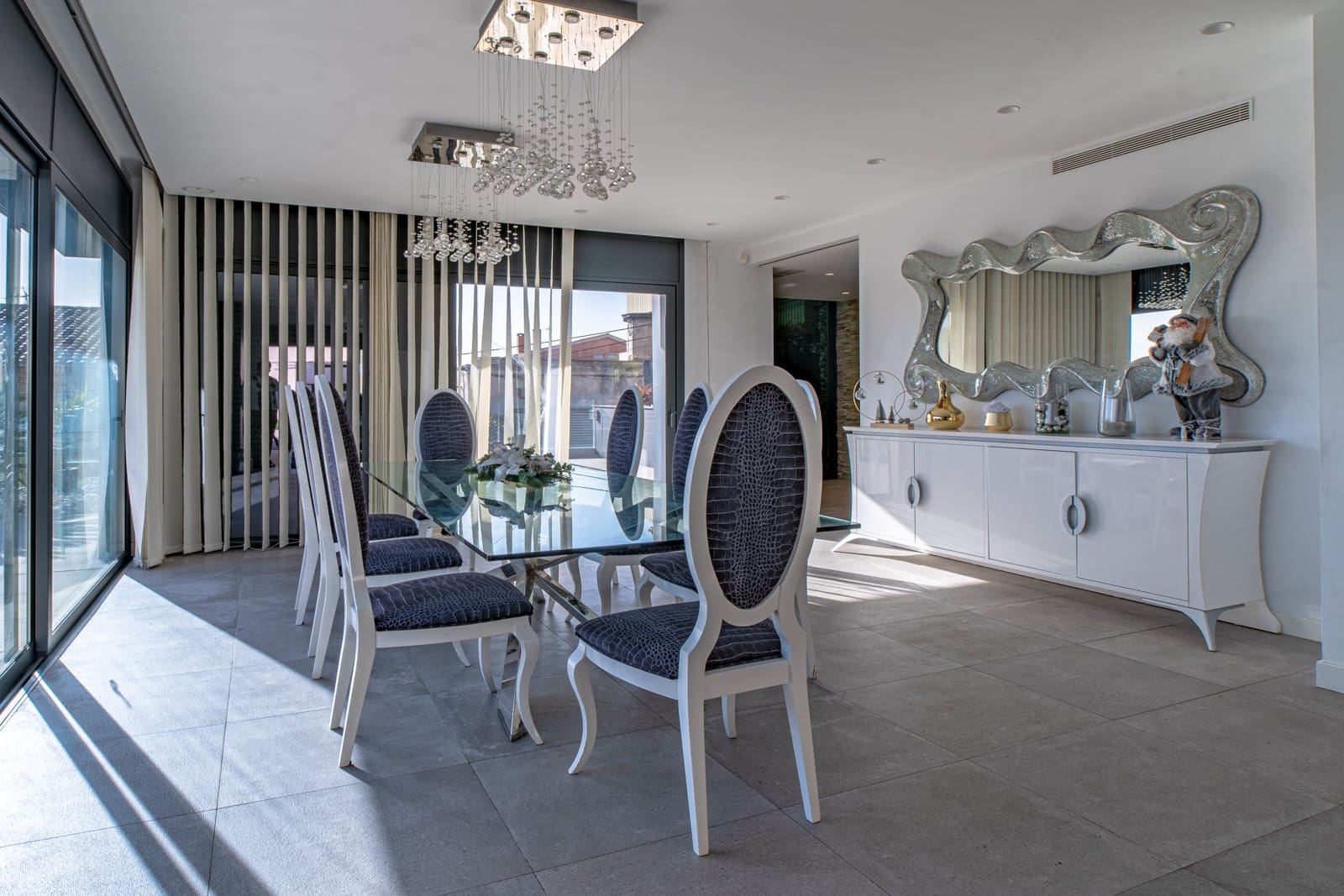 5 sypialnia Willa na sprzedaż w Santa Coloma de Gramenet z basenem garażem - 1 695 000 € (Ref: 9956574)