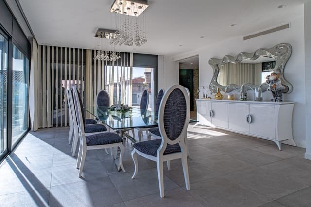 5 soveværelse Villa til salg i Santa Coloma de Gramenet med swimmingpool garage - € 1.695.000 (Ref: 9956574)