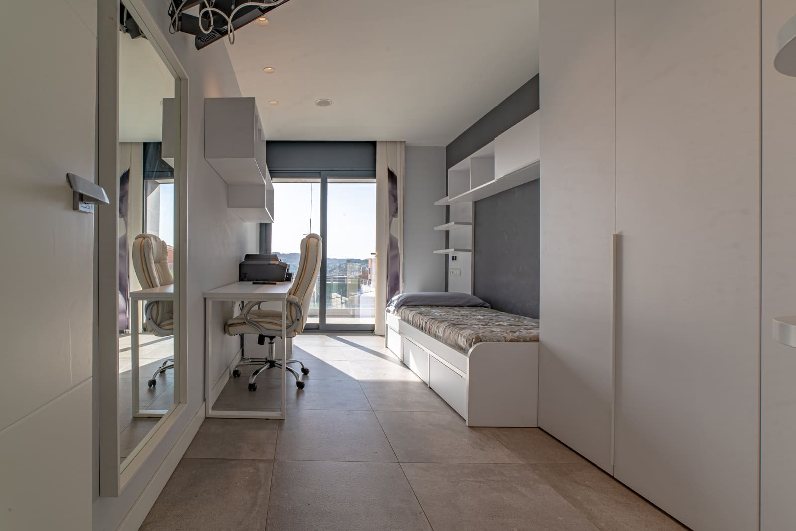 5 sypialnia Willa na sprzedaż w Santa Coloma de Gramenet z basenem garażem - 1 695 000 € (Ref: 9956574)