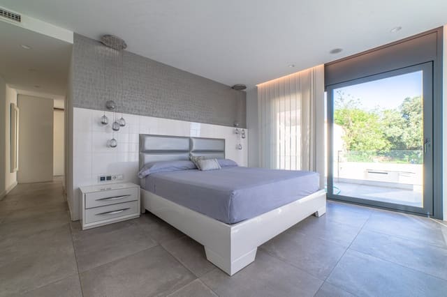 5 soveværelse Villa til salg i Santa Coloma de Gramenet med swimmingpool garage - € 1.695.000 (Ref: 9956574)