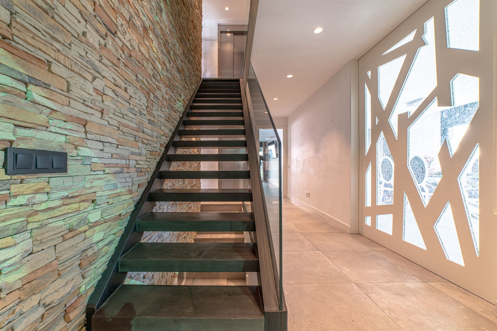 5 sypialnia Willa na sprzedaż w Santa Coloma de Gramenet z basenem garażem - 1 695 000 € (Ref: 9956574)