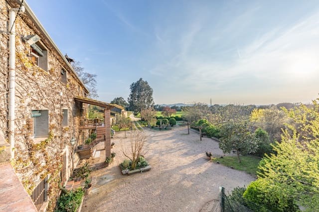 Finca/Casa Rural de 18 habitaciones en Llagostera en venta con piscina garaje - 4.700.000 € (Ref: 9958484)