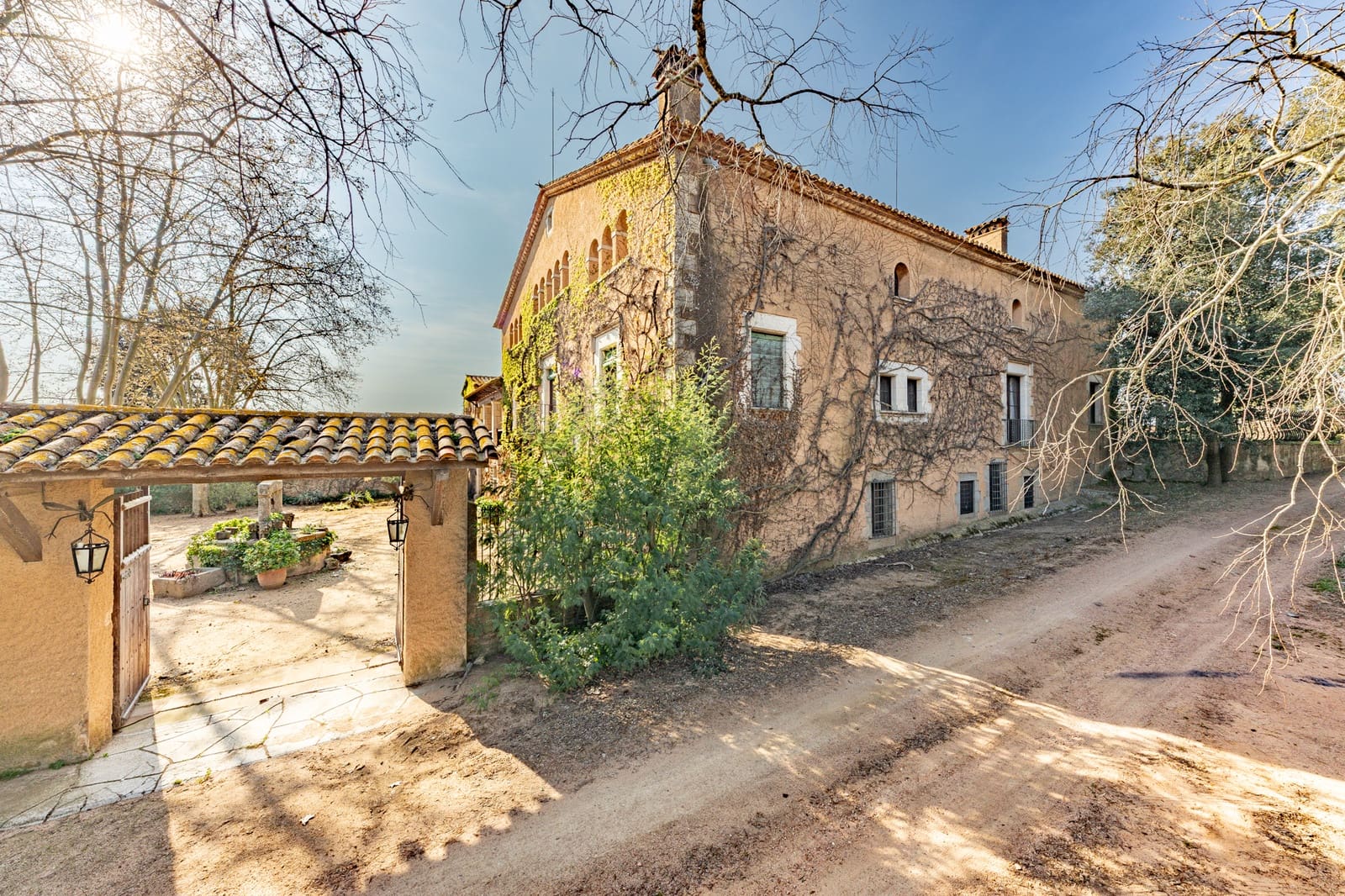 Finca/Casa Rural de 18 habitaciones en Llagostera en venta con piscina garaje - 4.700.000 € (Ref: 9958484)