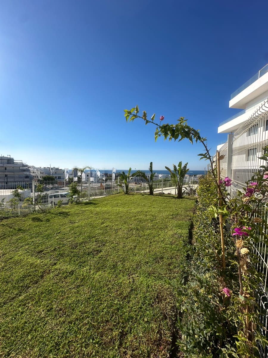 3 sypialnia Apartament na sprzedaż w Estepona z basenem garażem - 495 000 € (Ref: 9249096)