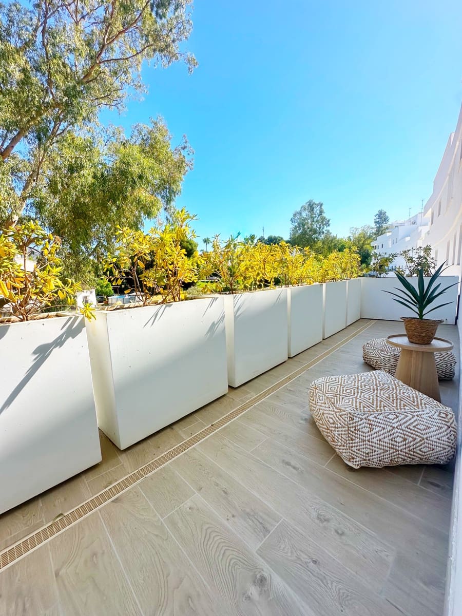 3 sypialnia Apartament na sprzedaż w Estepona z basenem garażem - 495 000 € (Ref: 9249096)