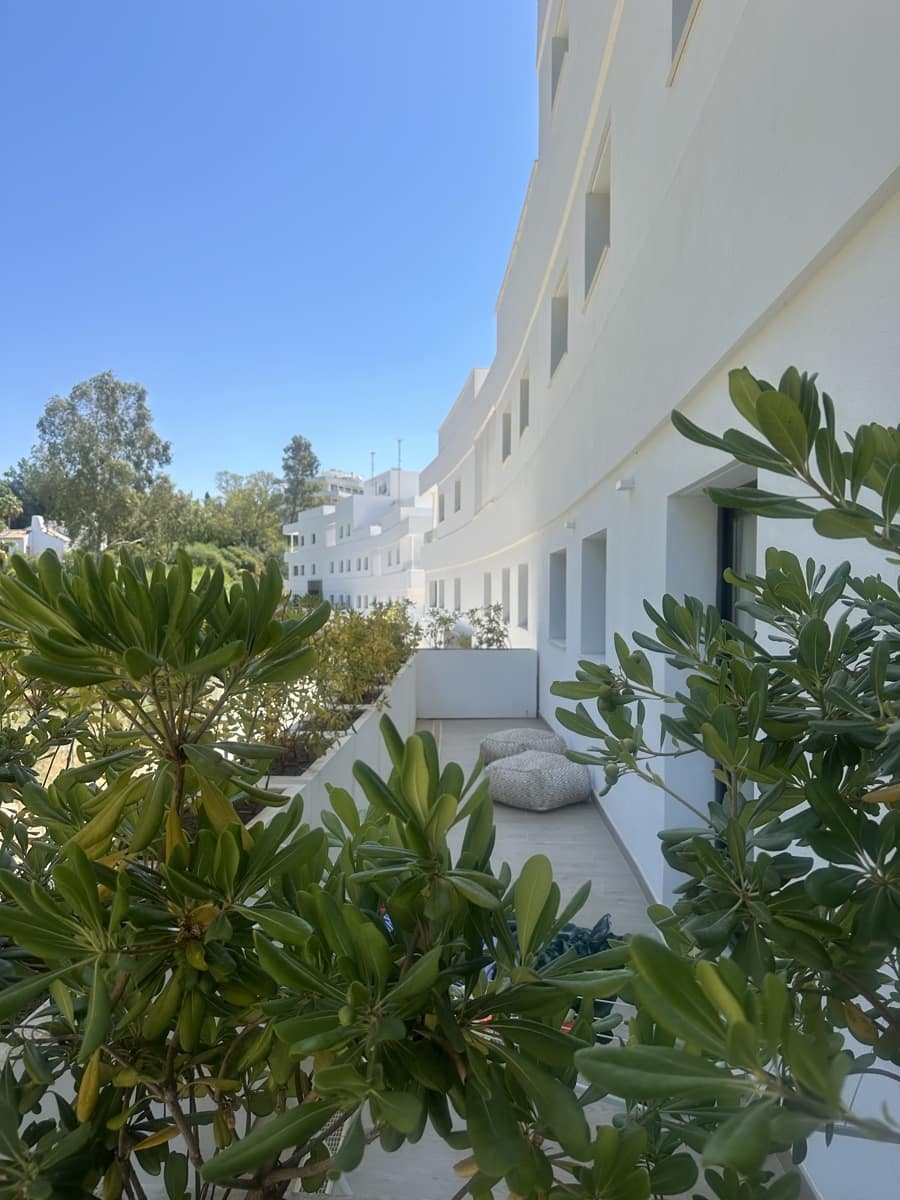 3 sypialnia Apartament na sprzedaż w Estepona z basenem garażem - 495 000 € (Ref: 9249096)