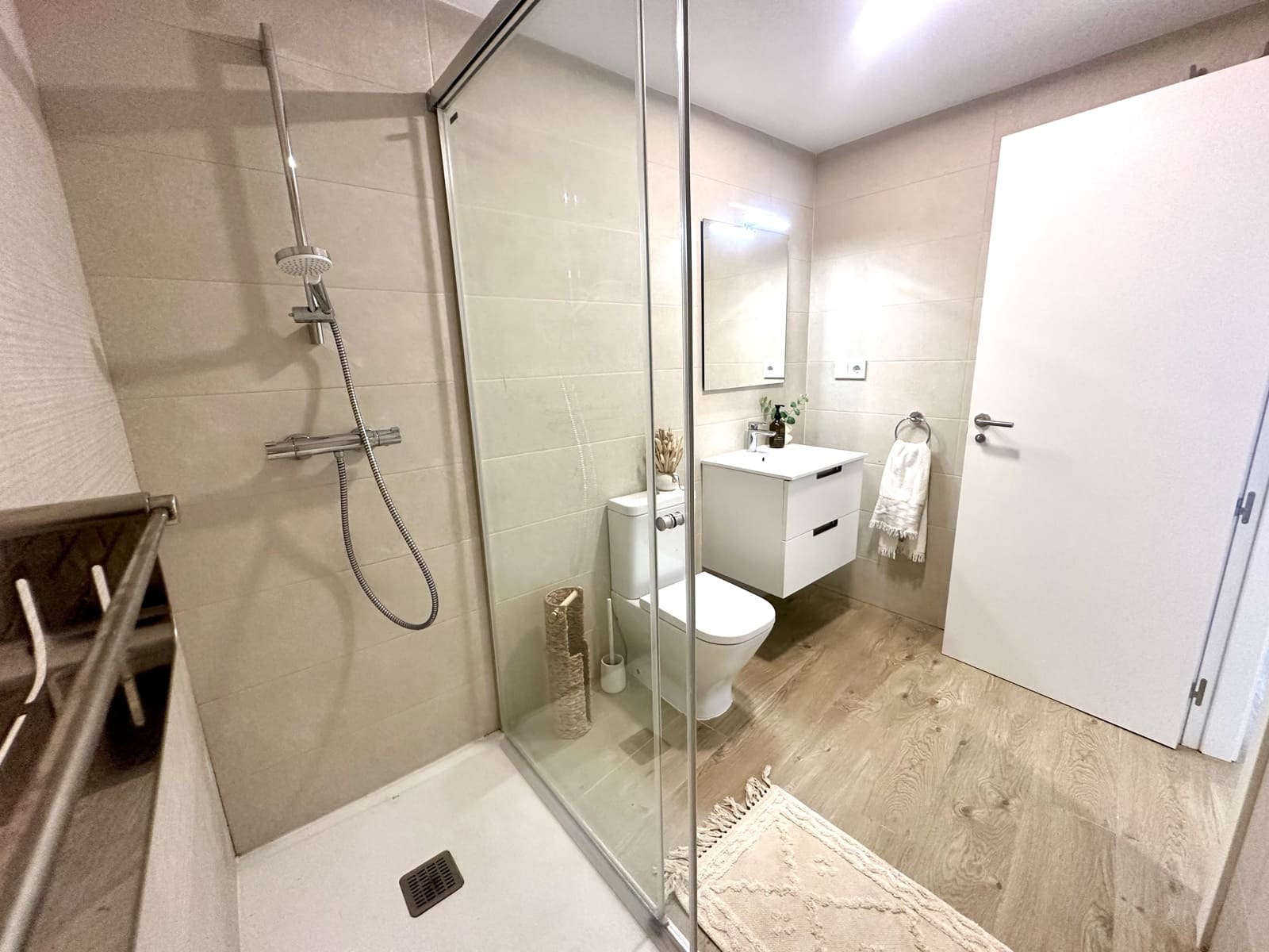 3 sypialnia Apartament na sprzedaż w Estepona z basenem garażem - 495 000 € (Ref: 9249096)