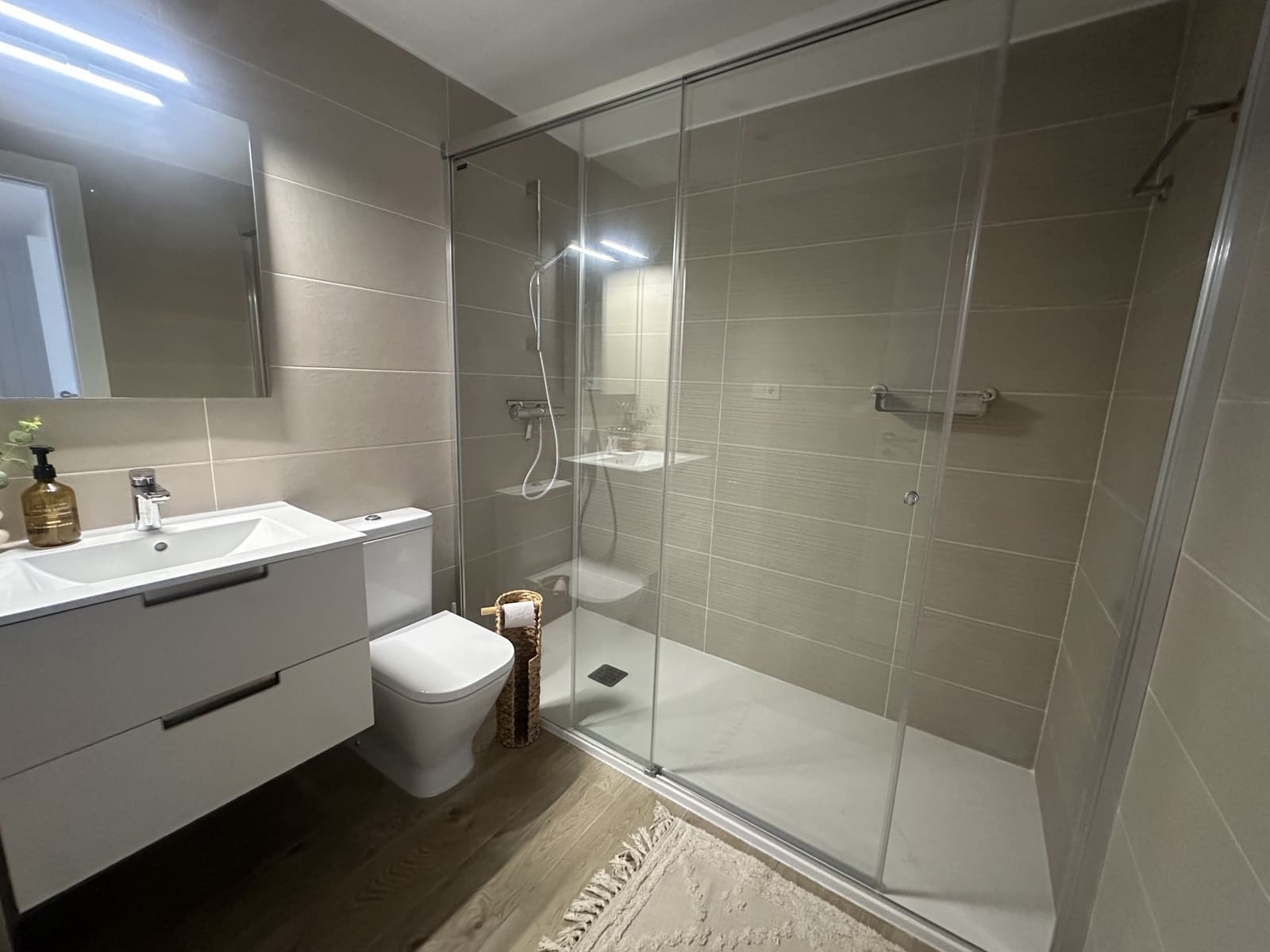 3 sypialnia Apartament na sprzedaż w Estepona z basenem garażem - 495 000 € (Ref: 9249096)