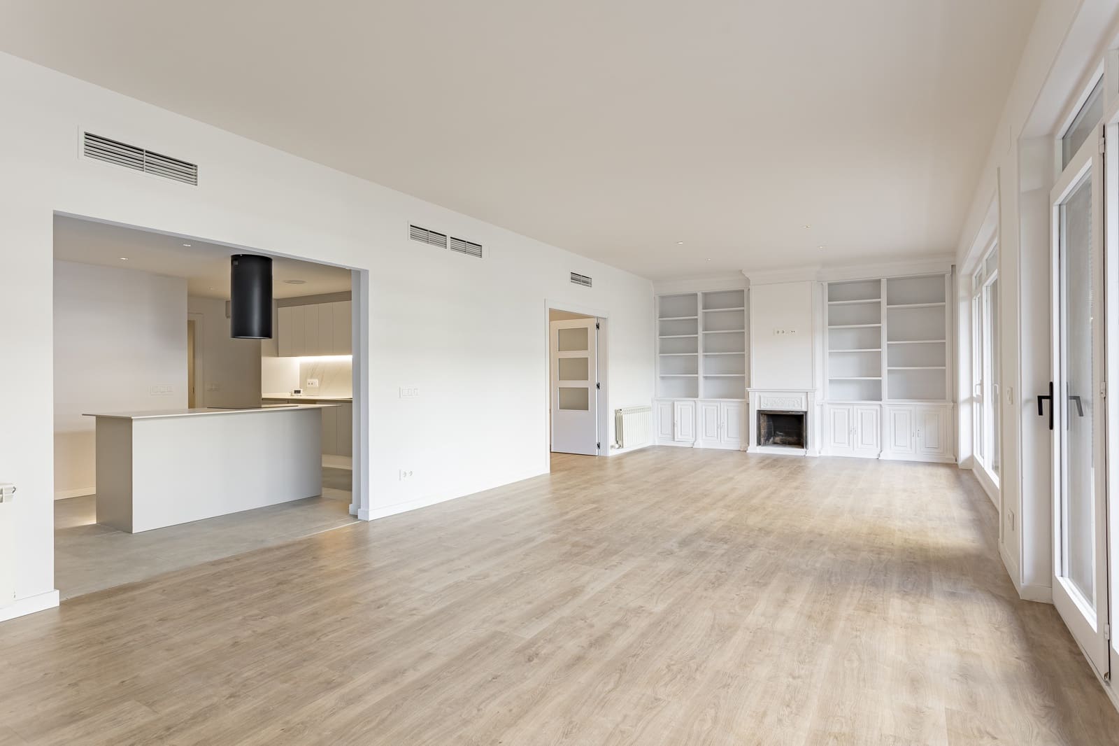 Piso de 6 habitaciones en Barcelona ciudad en venta con garaje - 1.495.000 € (Ref: 9275273)