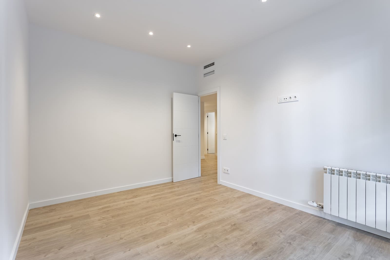 Piso de 6 habitaciones en Barcelona ciudad en venta con garaje - 1.495.000 € (Ref: 9275273)