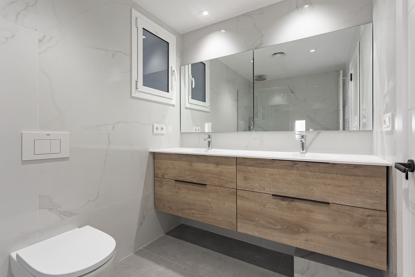 Piso de 6 habitaciones en Barcelona ciudad en venta con garaje - 1.495.000 € (Ref: 9275273)