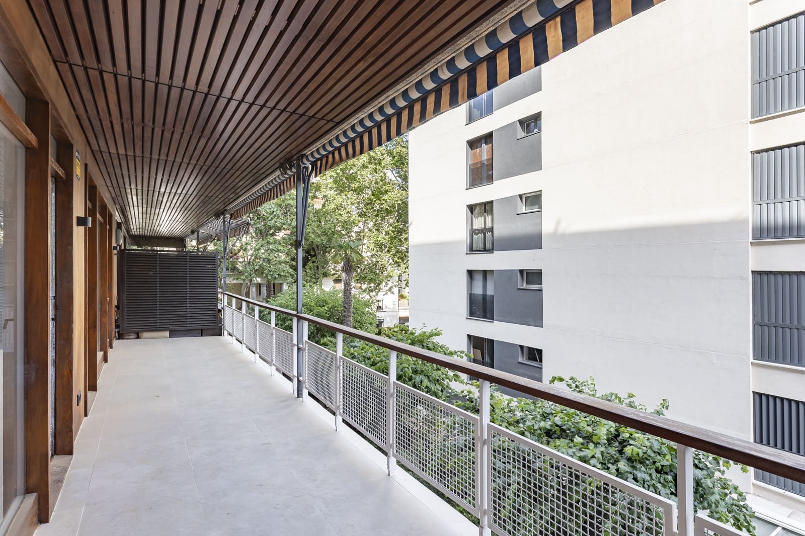 Piso de 6 habitaciones en Barcelona ciudad en venta con garaje - 1.495.000 € (Ref: 9275273)