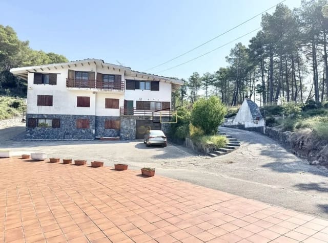 9 bedroom Finca/Country House for sale in La Llacuna with pool garage - € 425,000 (Ref: 9261981)