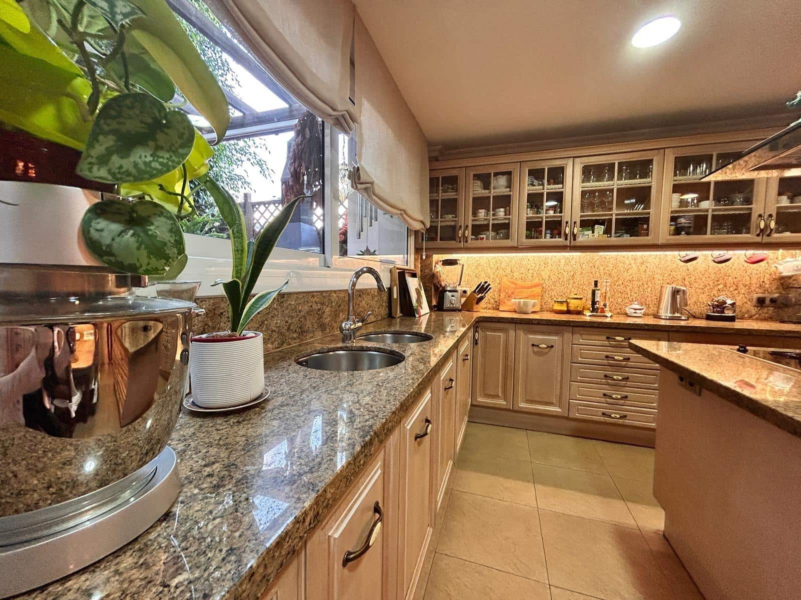 Casa de 4 habitaciones en Mataró en venta con garaje - 890.000 € (Ref: 10187246)
