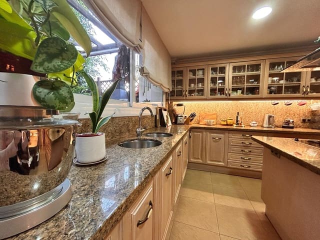 4 sypialnia Dom na sprzedaż w Mataró z garażem - 890 000 € (Ref: 10187246)