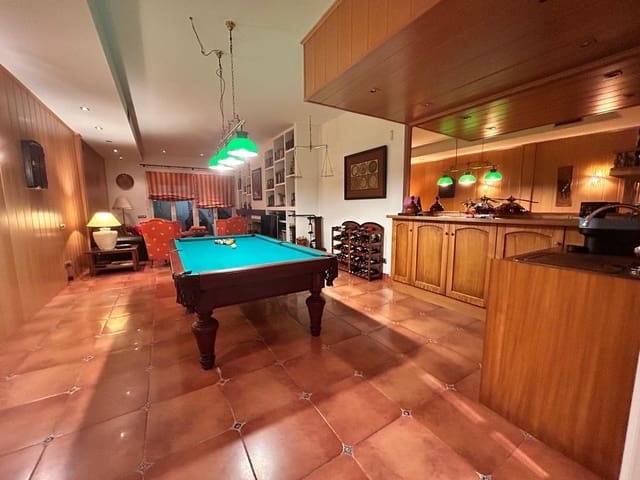4 sypialnia Dom na sprzedaż w Mataró z garażem - 890 000 € (Ref: 10187246)