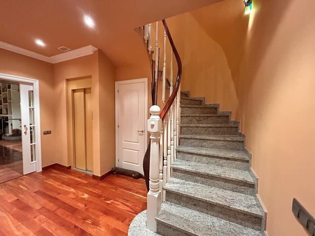 4 sypialnia Dom na sprzedaż w Mataró z garażem - 890 000 € (Ref: 10187246)