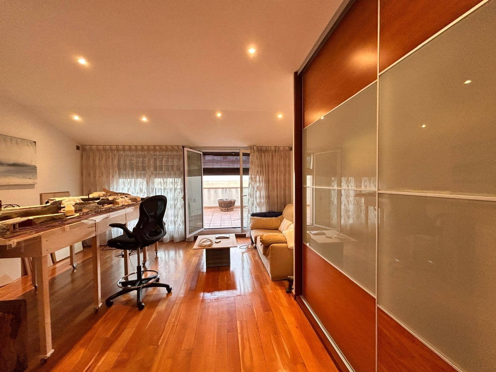 Casa de 4 habitaciones en Mataró en venta con garaje - 890.000 € (Ref: 10187246)