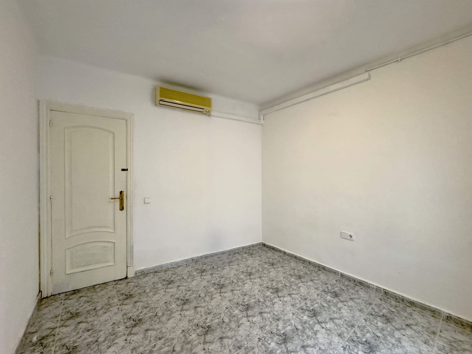 4 soveværelse Lejlighed til salg i Mataro - € 280.000 (Ref: 9956045)