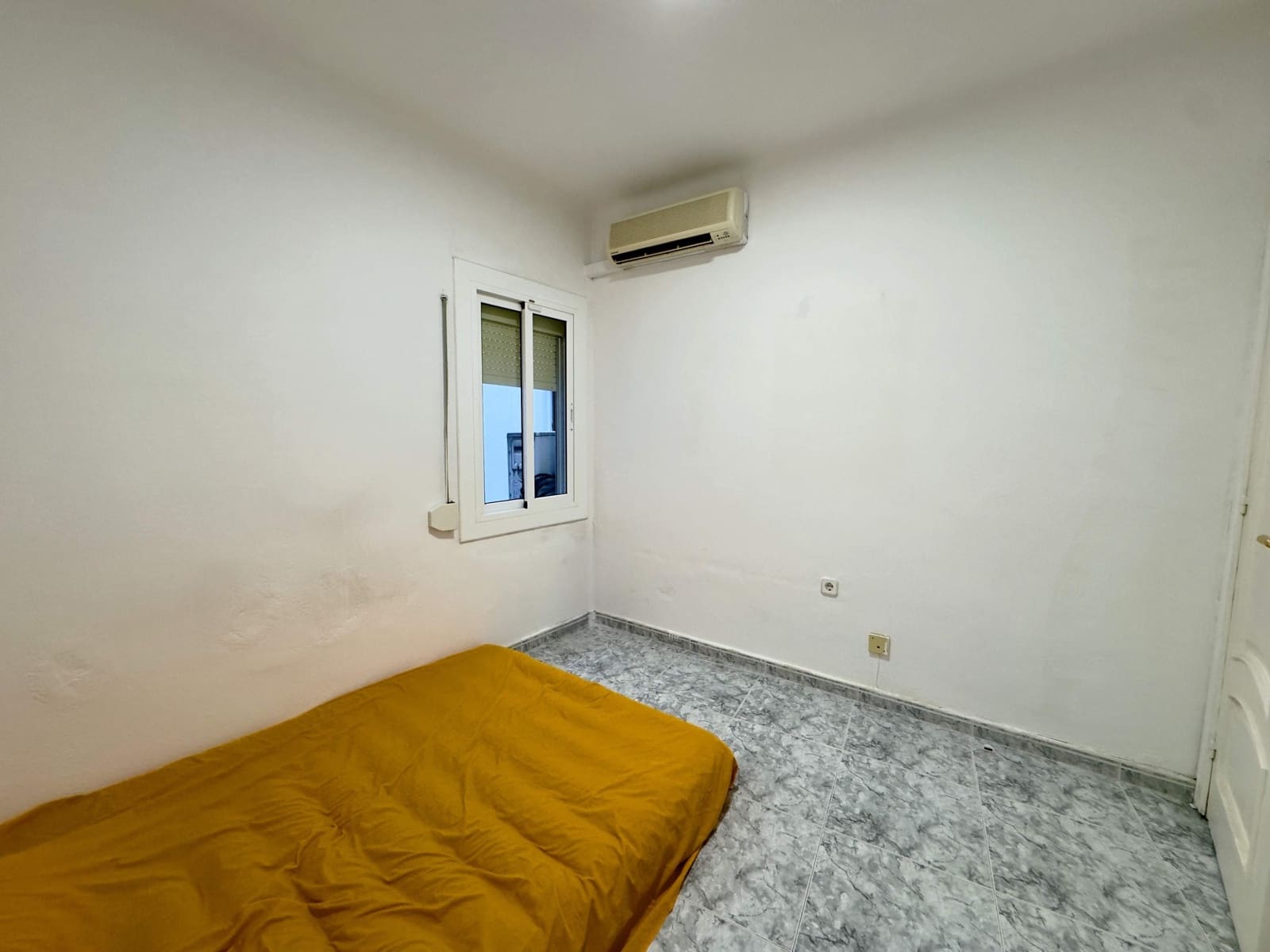 4 bedroom Flat for sale in Mataro - € 280,000 (Ref: 9956045)