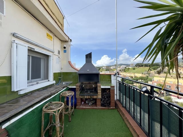 Ático de 3 habitaciones en Pineda de Mar en venta - 250.000 € (Ref: 9956048)