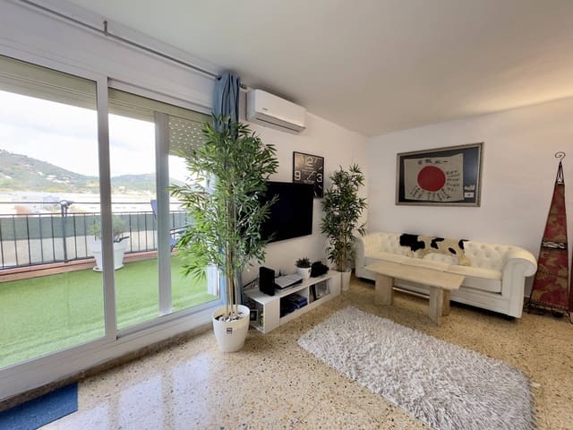 Ático de 3 habitaciones en Pineda de Mar en venta - 250.000 € (Ref: 9956048)