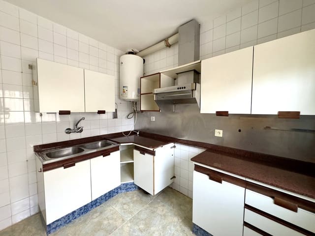 4 slaapkamer Rijtjeshuis te koop in Blanes - € 215.000 (Ref: 9956053)