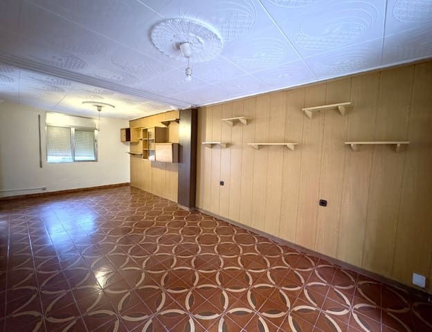 4 slaapkamer Rijtjeshuis te koop in Blanes - € 215.000 (Ref: 9956053)