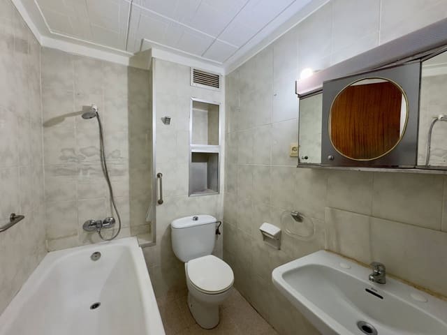 4 slaapkamer Rijtjeshuis te koop in Blanes - € 215.000 (Ref: 9956053)