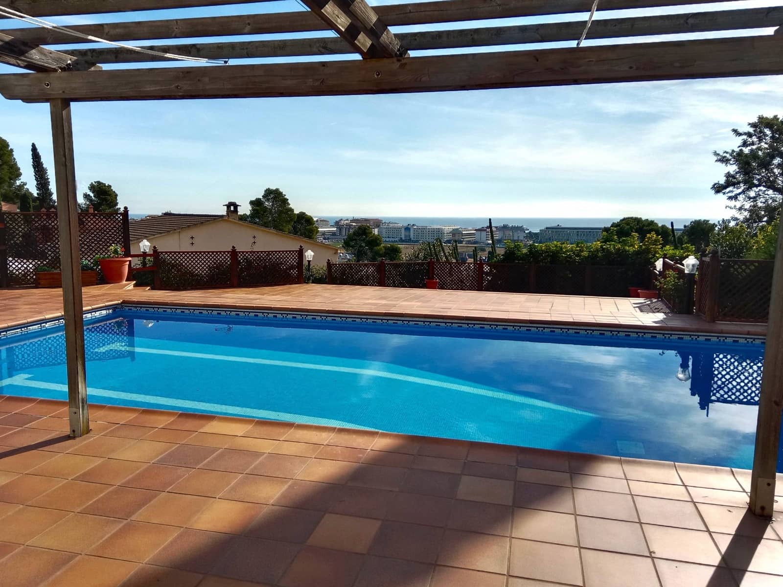 4 chambre Villa/Maison à vendre à Santa Susanna avec piscine garage - 580 000 € (Ref: 9956057)