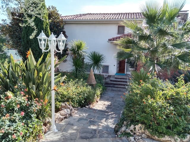 4 soveværelse Villa til salg i Santa Susanna med swimmingpool garage - € 580.000 (Ref: 9956057)