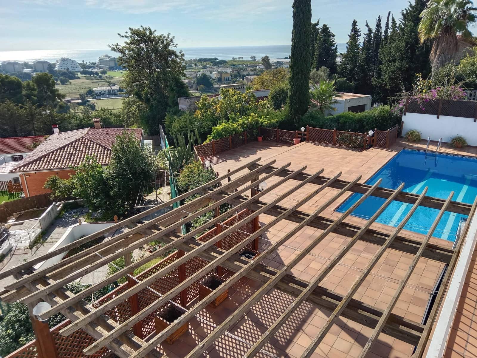 4 chambre Villa/Maison à vendre à Santa Susanna avec piscine garage - 580 000 € (Ref: 9956057)