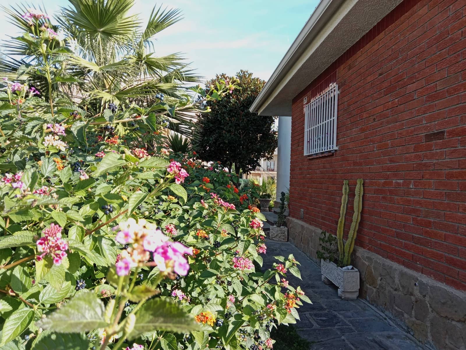 4 chambre Villa/Maison à vendre à Santa Susanna avec piscine garage - 580 000 € (Ref: 9956057)
