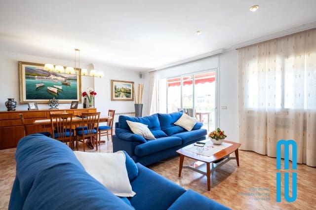 5 soverom Hus til salgs i Pineda de Mar - € 595 000 (Ref: 9956059)