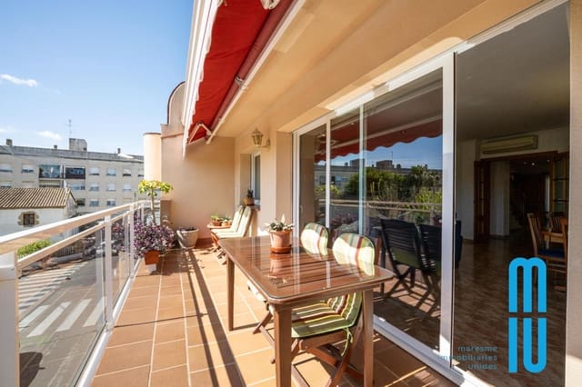 5 soverom Hus til salgs i Pineda de Mar - € 595 000 (Ref: 9956059)