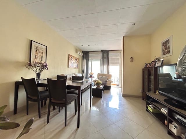 4 soveværelse Lejlighed til salg i Mataró - € 350.000 (Ref: 9956061)