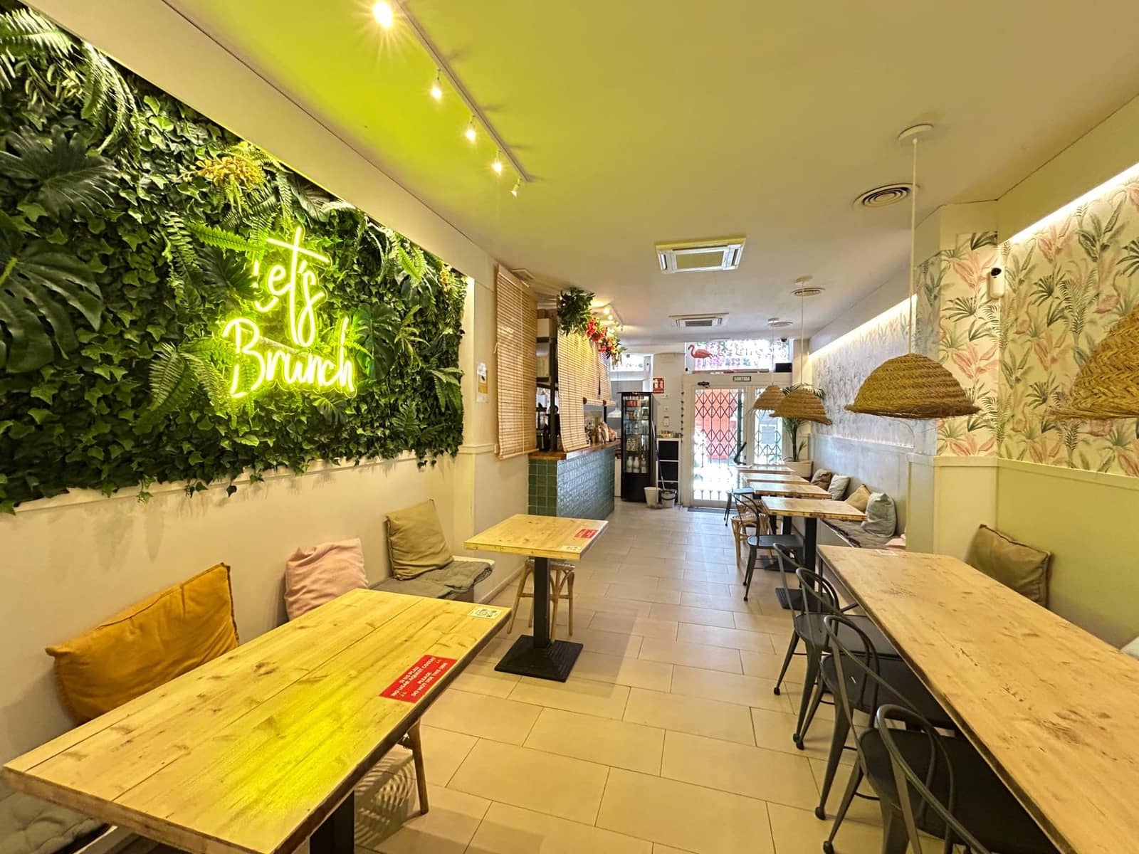 Business for rent in Mataro - € 800 (Ref: 9958096)