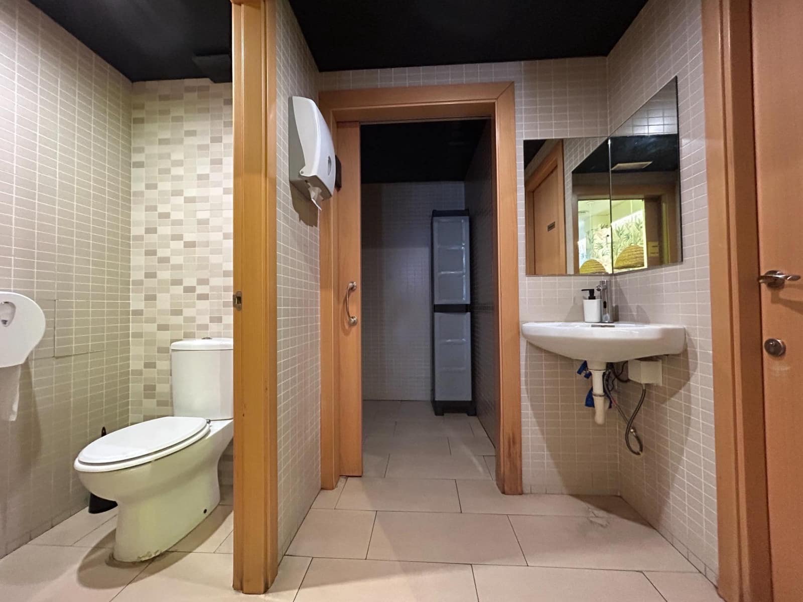 Business for rent in Mataro - € 800 (Ref: 9958096)
