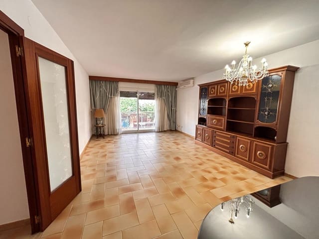 Piso de 3 habitaciones en Mataró en venta - 329.000 € (Ref: 9959921)