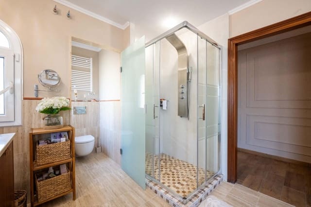 5 chambre Villa/Maison à vendre à Lloret de Mar avec piscine garage - 1 990 000 € (Ref: 9970750)