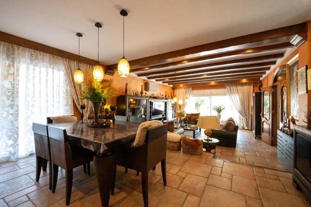 5 Zimmer Villa zu verkaufen in Lloret de Mar mit Pool Garage - 1.990.000 € (Ref: 9970750)