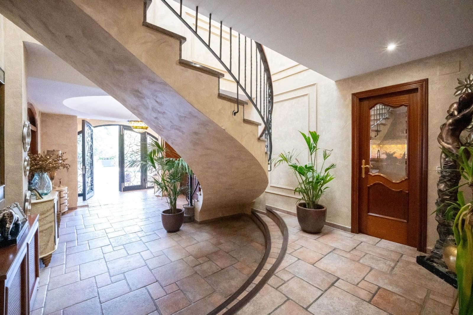 5 sypialnia Willa na sprzedaż w Lloret de Mar z basenem garażem - 1 990 000 € (Ref: 9970750)
