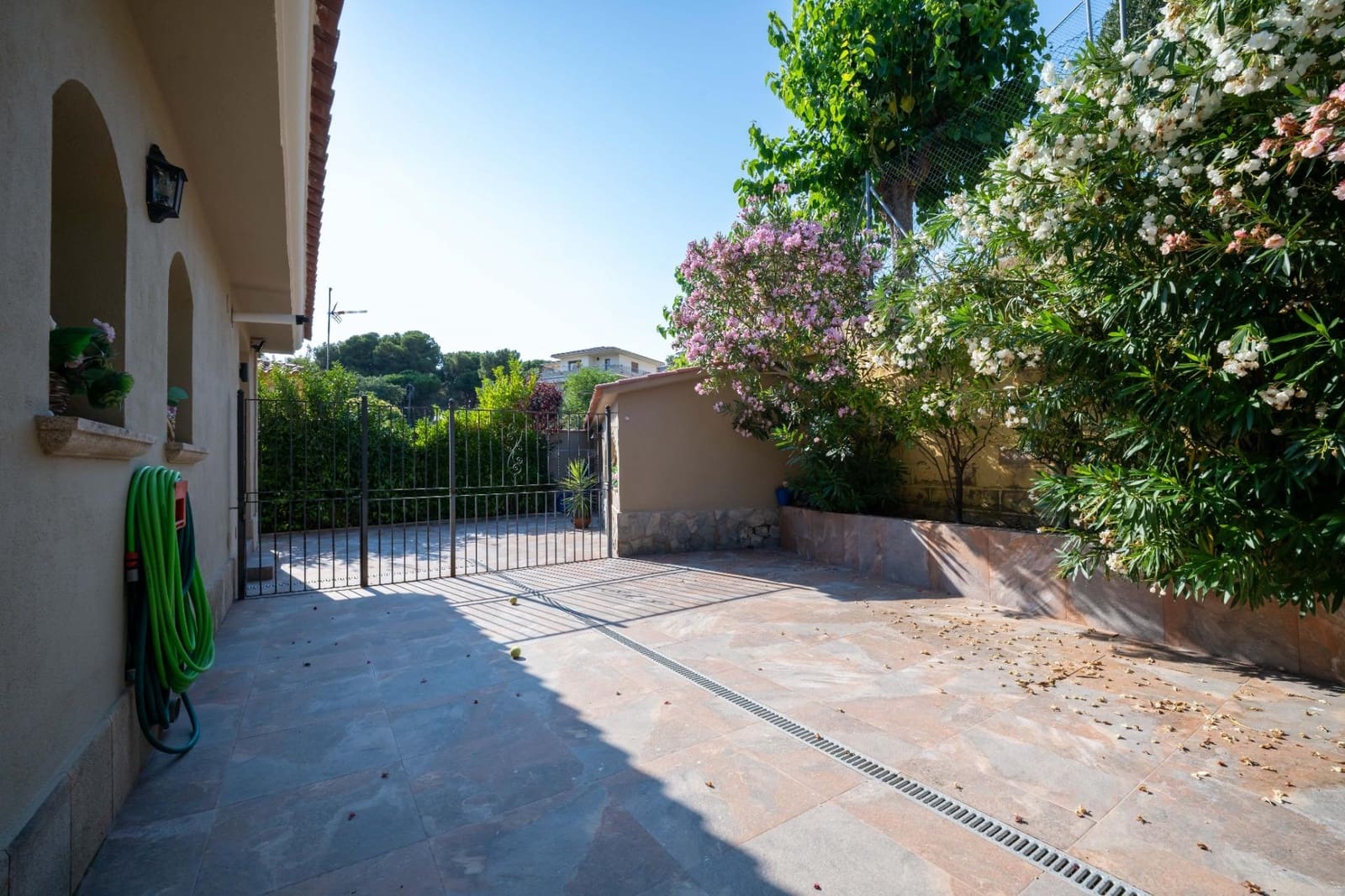 5 sypialnia Willa na sprzedaż w Lloret de Mar z basenem garażem - 1 990 000 € (Ref: 9970750)