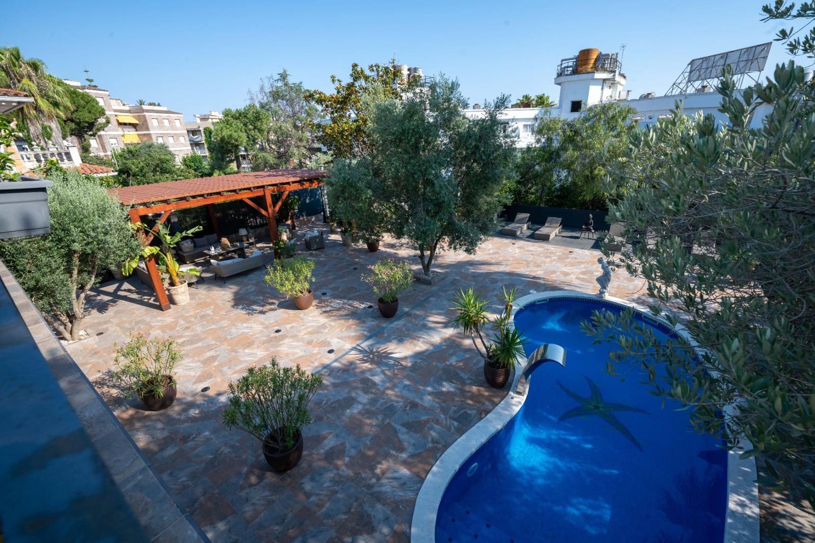 5 sypialnia Willa na sprzedaż w Lloret de Mar z basenem garażem - 1 990 000 € (Ref: 9970750)
