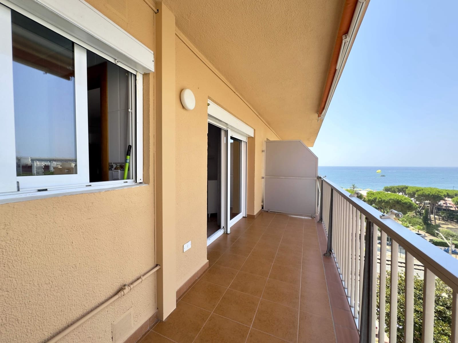 2 bedroom Flat for sale in Malgrat de Mar with pool - € 199,900 (Ref: 9985083)