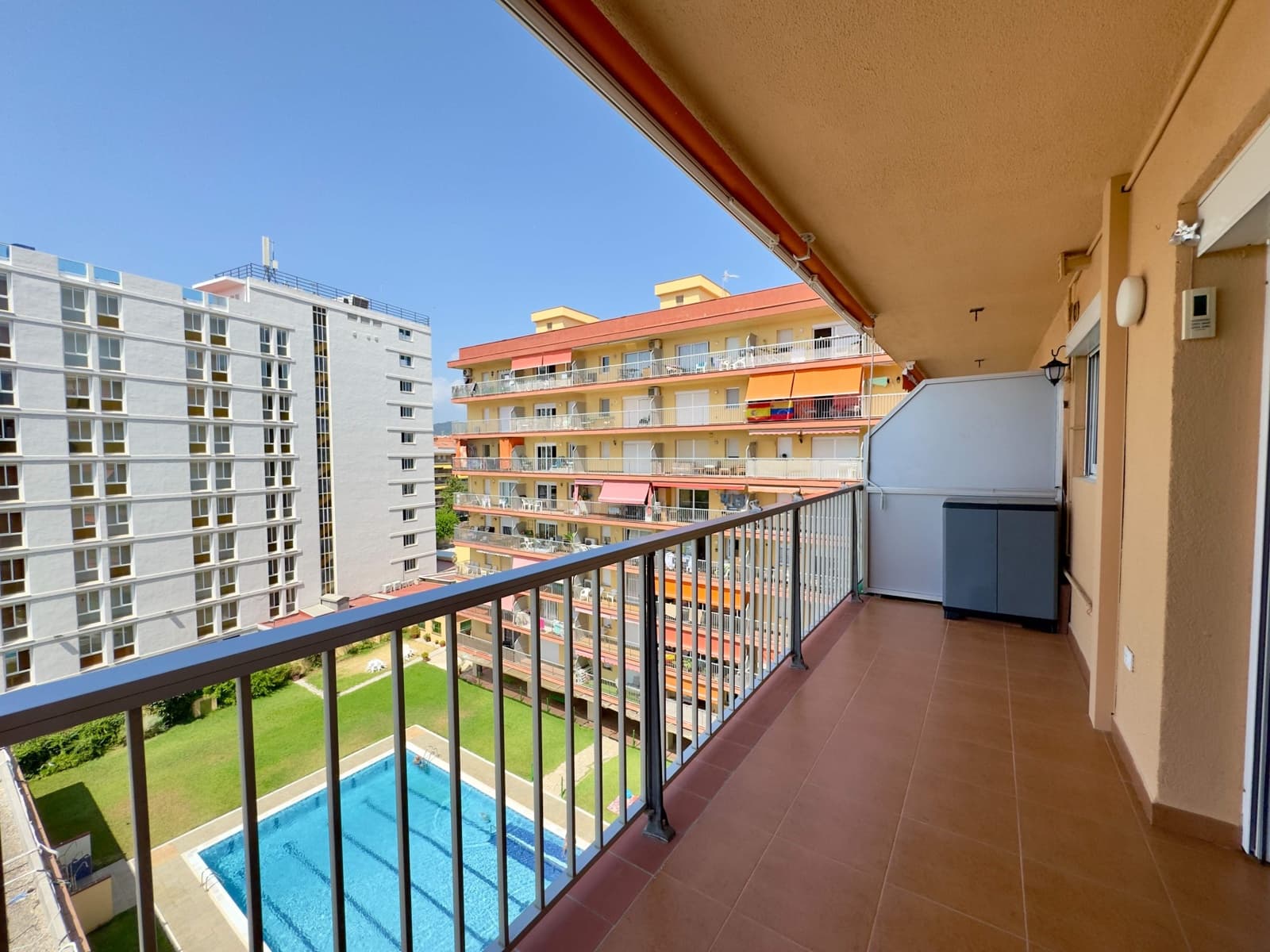 2 bedroom Flat for sale in Malgrat de Mar with pool - € 199,900 (Ref: 9985083)