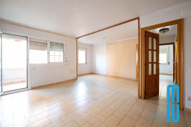 Piso de 3 habitaciones en Mataró en venta - 220.000 € (Ref: 9985084)