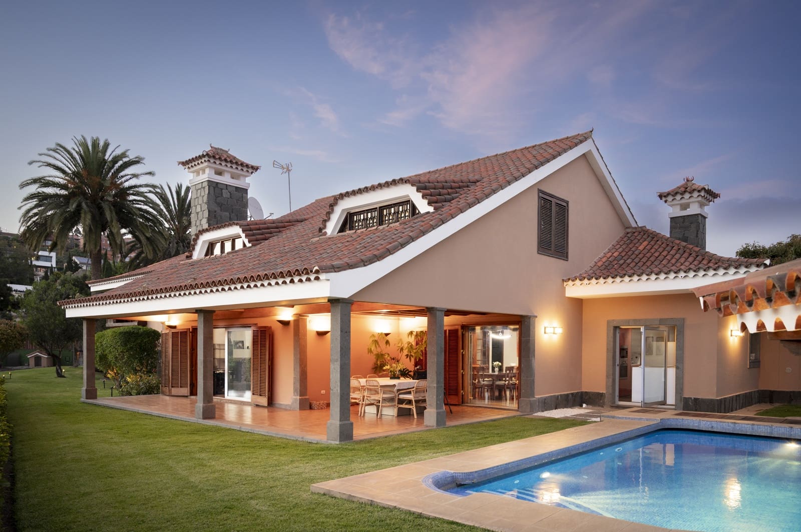 4 sypialnia Dom na sprzedaż w Santa Brigida z basenem garażem - 1 800 000 € (Ref: 9256157)